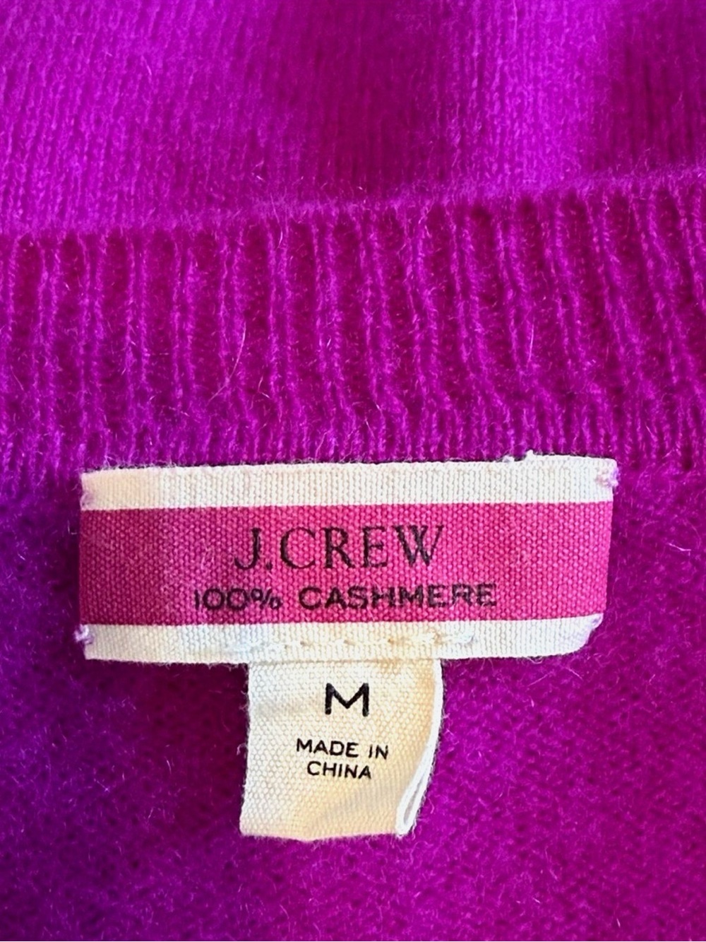 J.Crew 100% Cashmere Sweater M Fuchsia Pink Crew Neck Classic Knit - Picture 9 of 9